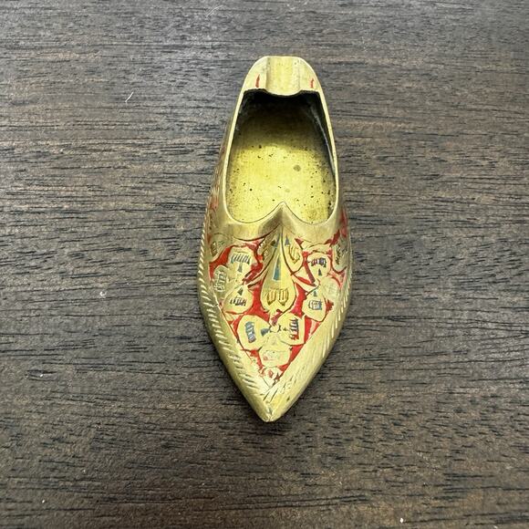 Vintage Brass Shoe Ashtray Hand Etched Red Slipper India Genie Aladdin - Picture 1 of 16